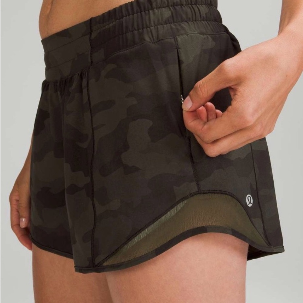 Lululemon Hotty Hot Low Rise Short 4"
Heritage 365 Camo Dark Olive Multi EUC Sz